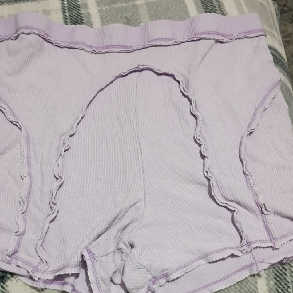 Urban Outfitters Pale Lavender Ribbed Shorts with Ruffle Trim Size Medium -0569